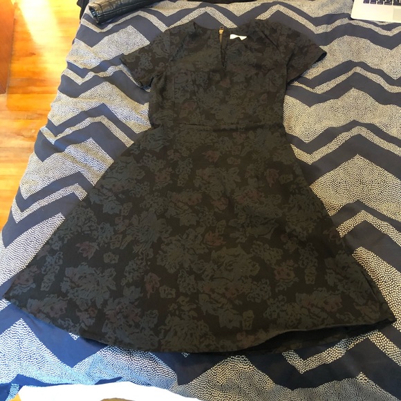 🇨🇦BODYBAG BY JUDE MADE IN MONTREAL FLOWER DRESS - Picture 3 of 15